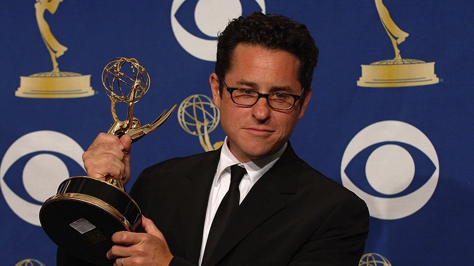 Izgubljeni na ekranu: Dvadeset godina serije Lost 1 Dž.Dž. Abrams sa nagradom Emi za režiju serije Lost