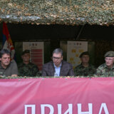 Vučić o skupu SNS i skupu studenata: A, je li danas u Kraljevu hladnije? 6