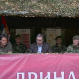 Vučić o skupu SNS i skupu studenata: A, je li danas u Kraljevu hladnije? 5