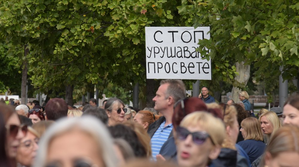 Smenjeno pet direktorki škola u Zrenjaninu, razrešenja im stigla mejlom 1