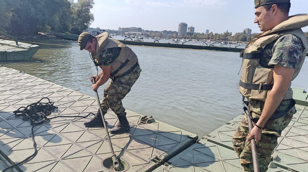 Završena sezona na Lidu, Vojska Srbije rasklopila pontonski most 1