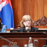 Sve sem pljačke može da stane: Poslanici opozicije šokirani što sednica Skupštine nije ni pauzirana zbog "terorističkog akta" 7