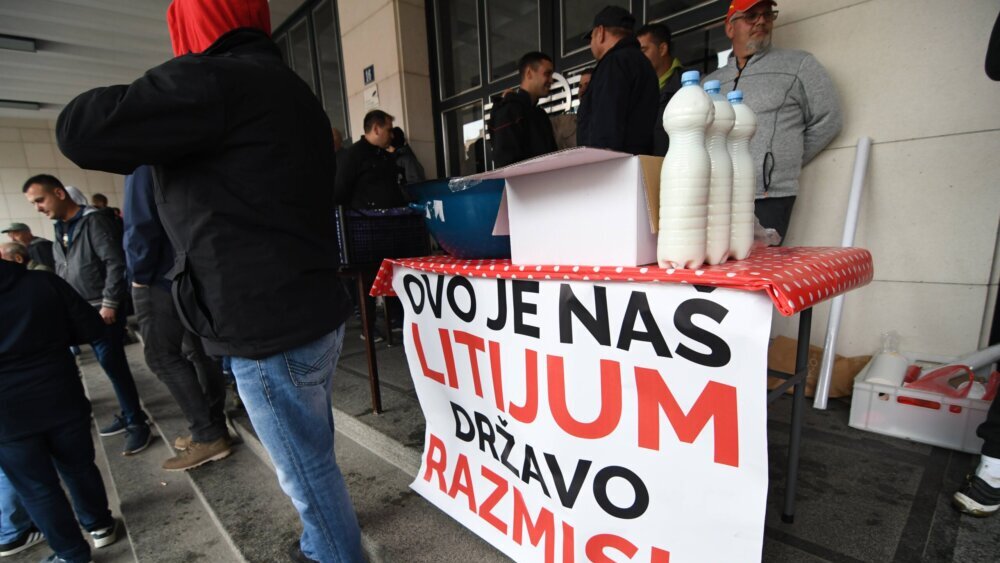 Sahranjivanje srpske poljoprivrede: "Postali smo zemlja zavisna o uvozu hrane, u raljama gramzivih kartela" 3 Sahranjivanje srpske poljoprivrede: "Postali smo zemlja zavisna o uvozu hrane, u raljama gramzivih kartela" 3