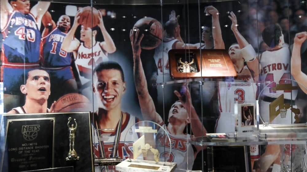 Zagrebački portal o dolasku Vlada Divca na utakmicu u čast Dražena Petrovića: “Jednom braću” razdvojila politika 1