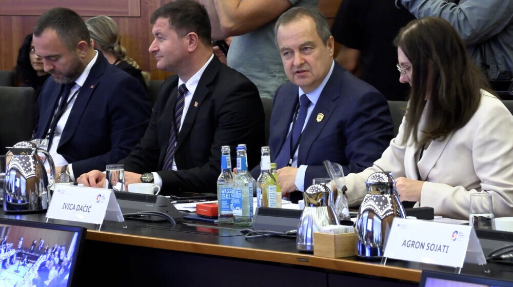 Dačić: Broj ilegalnih prelazaka granice Srbije opao za više od 60 odsto 1