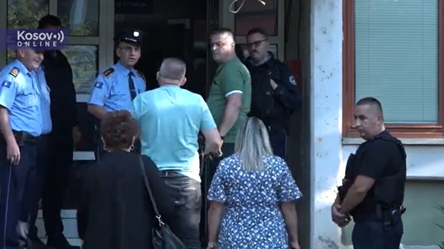 Leposavić: Policija radnicima Privremenog organa i dalje zabranjuje ulazak u zgradu 1