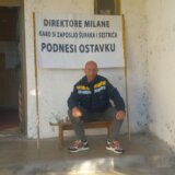 Ni privođenje kod sudije za prekršaje me nije pokolebalo: Poštar iz Ribara i dalje štrajkuje ispred pošte u kojoj je izgubio posao 4