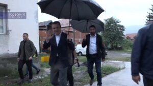 Neuspeh Skupštine Kosova da izabere novu Vlade potvrdilo je ono što se zna već sedam-osam meseci, a to je da Kurti nema podršku većine poslanika. To je sada ozvaničeno", kaže za Danas politikolog Ognjen Gogić.