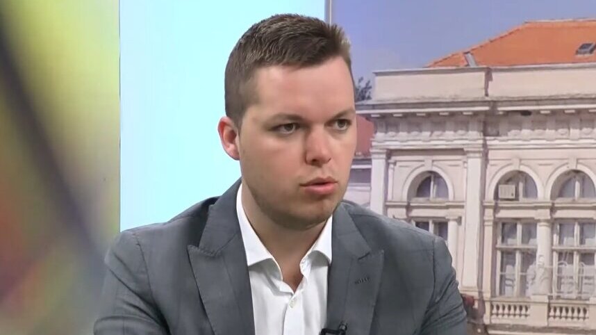 Ko je Đorđe Dabić, funkcioner SNS koji demantuje da je vlasnik lokala na Vračaru u kojem je pronađena bomba? 1