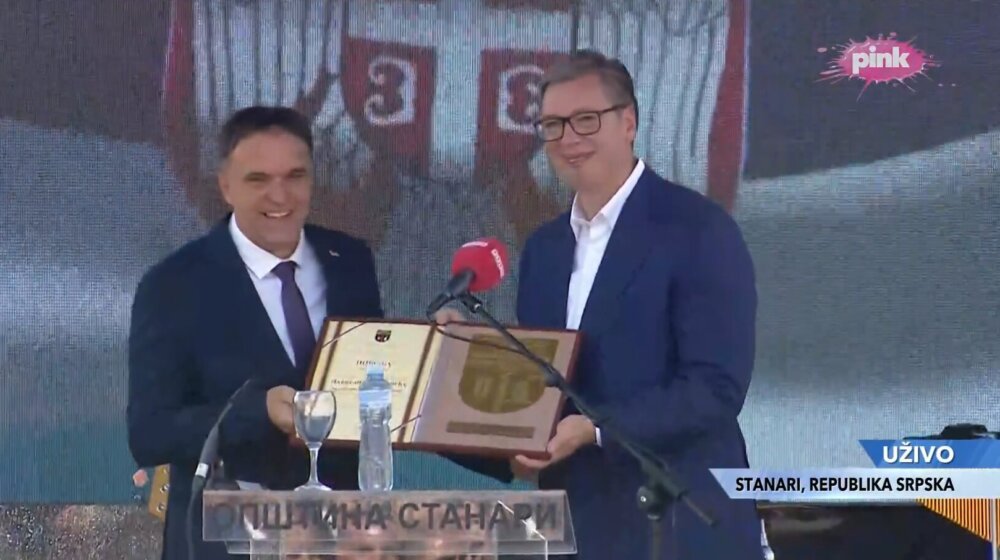 Vučić u Republici Srpskoj na otvaraju dom zdravlja "Srbija": "Vučićevo ime biće uklesano u kamenu" 1