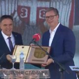 Vučić u Republici Srpskoj na otvaraju dom zdravlja "Srbija": "Vučićevo ime biće uklesano u kamenu" 14