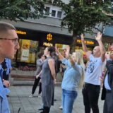 Još jedan kosovski zvaničnik ispraćen sa severa uz pištaljke (VIDEO) 9