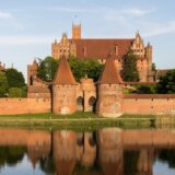 Da li je ovo najveći zamak na svetu: U jednom momentu u njemu je živelo 3.000 ljudi 1