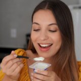 Jogurt može da snizi vaš holesterol, ali je važno koji konzumirate 3