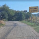 "To je rupa do rupe. Mora čovek da vozi slalom": Meštani Selačke pored Zaječara ogorčeni stanjem u selu 1