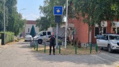 Kosovska policija pleni inventar iz zgrade opštine Kosovske Mitrovice (VIDEO/FOTO) 2