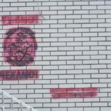 Sever Kosova oblepljen plakatima: Srpska trobojka i poruka „Eto nas o Božiću“ 7