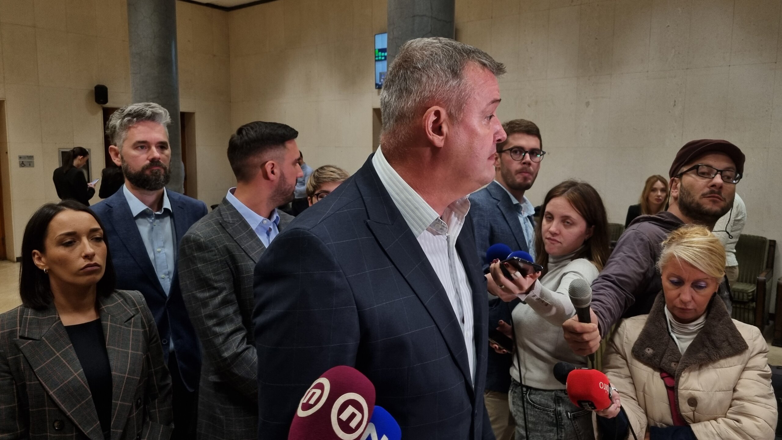 Podeljena i posvađana desnica na izbore će, čini se, u više kolona 4