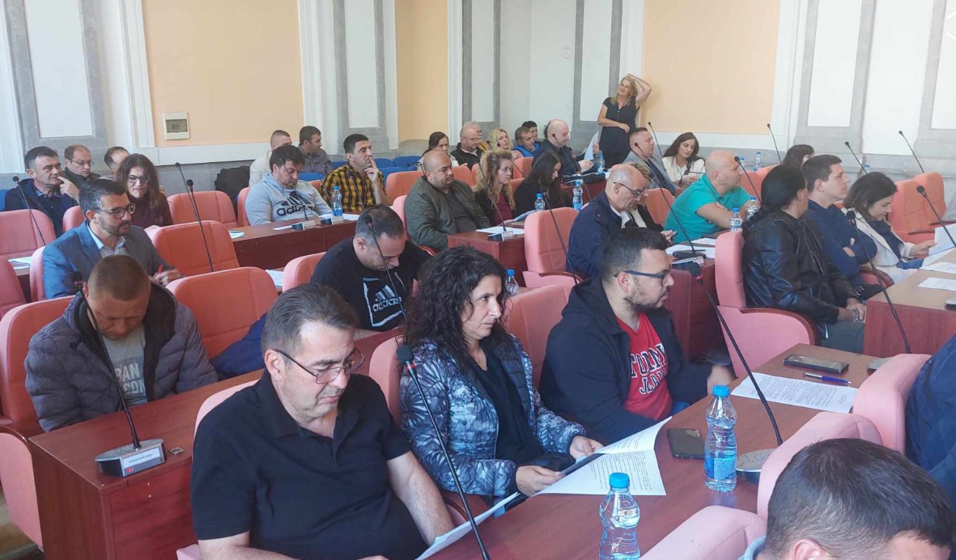 Odbornici tokom Skupštine Zaječara "50.000 evra za rekonstrukciju školskog toaleta, da li će imati đakuzi?": Kako je protekla sednica Skupštine Zaječara? 2