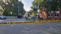 Četvrti dan blokade srpskih institucija na severu KiM: Radnici privremenog organa završili okupljanje ispred zgrade u Kosovskoj Mitrovici (FOTO) 5