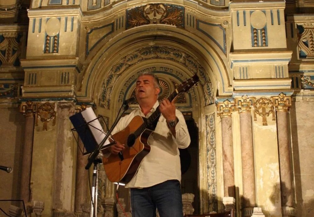 Pomoću esperanta sam proputovao 46 zemalja: Ljudi, sećanja - Kragujevčanin Saša Pilipović, glumac i esperantista 3 Pomoću esperanta sam proputovao 46 zemalja: Ljudi, sećanja - Kragujevčanin Saša Pilipović, glumac i esperantista 7