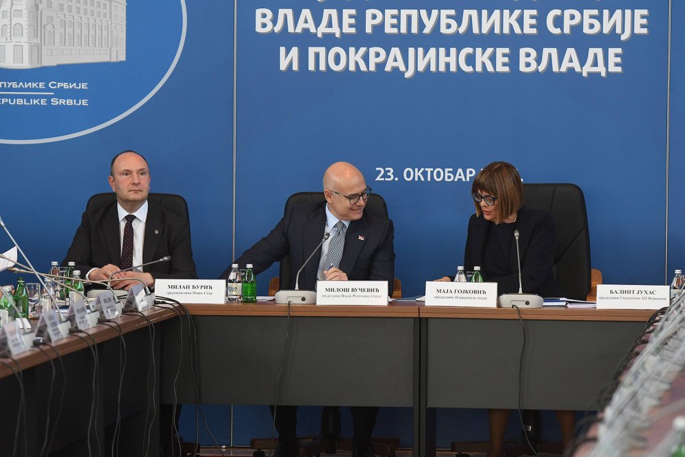 "Dodatno stranačko zatezanje autoriteta i ponižavanje Vojvodine": Šta nam je pokazala zajednička sednica Vlade Srbije i Pokrajinske vlade? 2 "Dodatno stranačko zatezanje autoriteta i ponižavanje Vojvodine": Šta nam je pokazala zajednička sednica Vlade Srbije i Pokrajinske vlade? 2