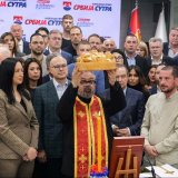 Čovek koji je napustio NPS snimljen na slavi kod naprednjaka (VIDEO) 3