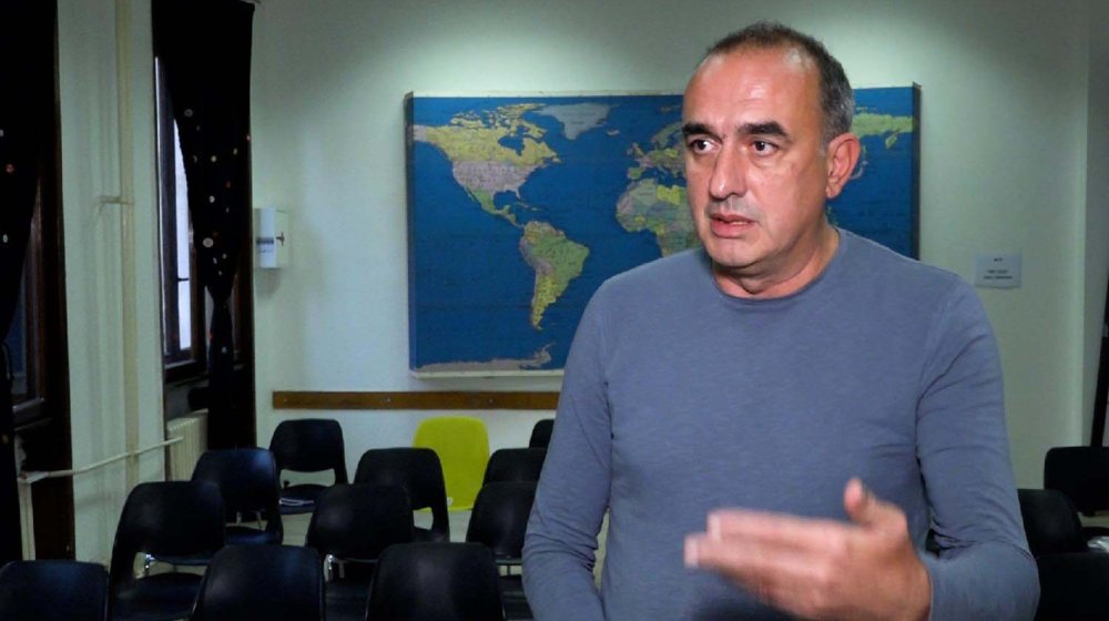 Gruhonjić o Vučićevim skupovima: Potez očajnika, i Milošević se noktima držao za staklo 1