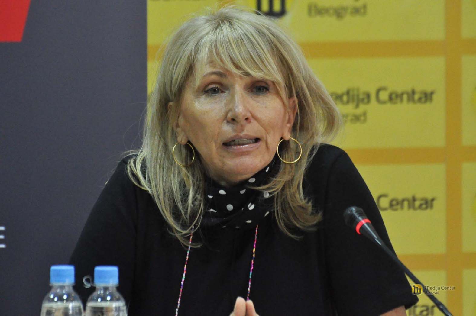 Lični stav profesorke Filozofskog fakulteta: Kako do škole kao dobre zajednice? 2 Lični stav profesorke Filozofskog fakulteta: Kako do škole kao dobre zajednice? 2