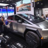 Tesla ponovo povlači svoje Sajbertrak kamionete 1