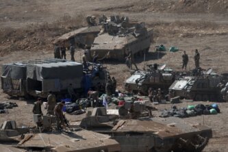 Israeli troops gather at southern Lebanon border Izrael izveo invaziju na Liban: Kako su Amerikanci tiho podržali vojnu akciju Benjamina Netanjahua? 3