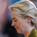 "Šta se dešavalo sa vakcinama, dešava se danas sa oružjem": Berliner Cajtung oštro o presudi suda EU protiv Ursule fon der Lajen 1