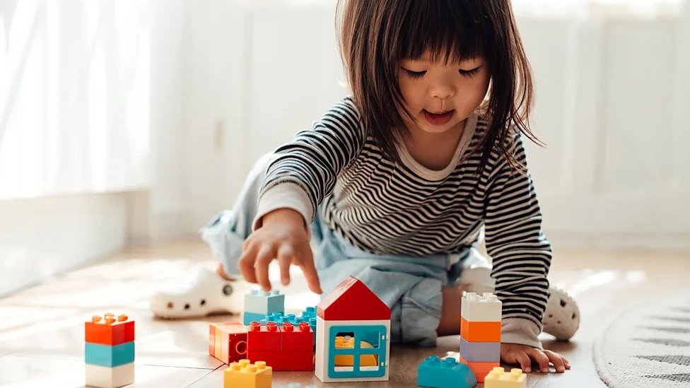 Porodica: Zašto roditelji ne treba uvek da budu „usklađeni“ sa decom 2 Deca, roditelji