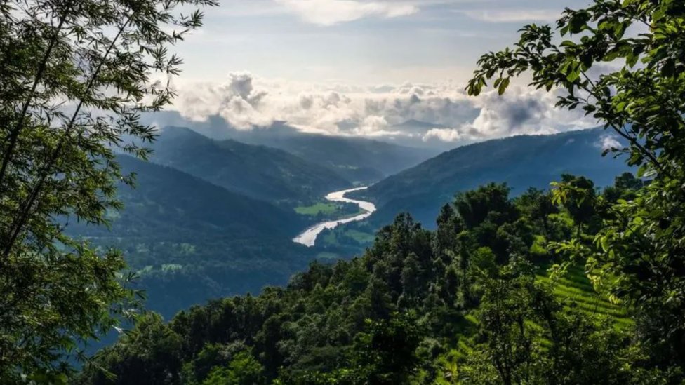 Mont Everest svake godine raste zbog jedne reke, pokazuje istraživanje 2 Reka Arun
