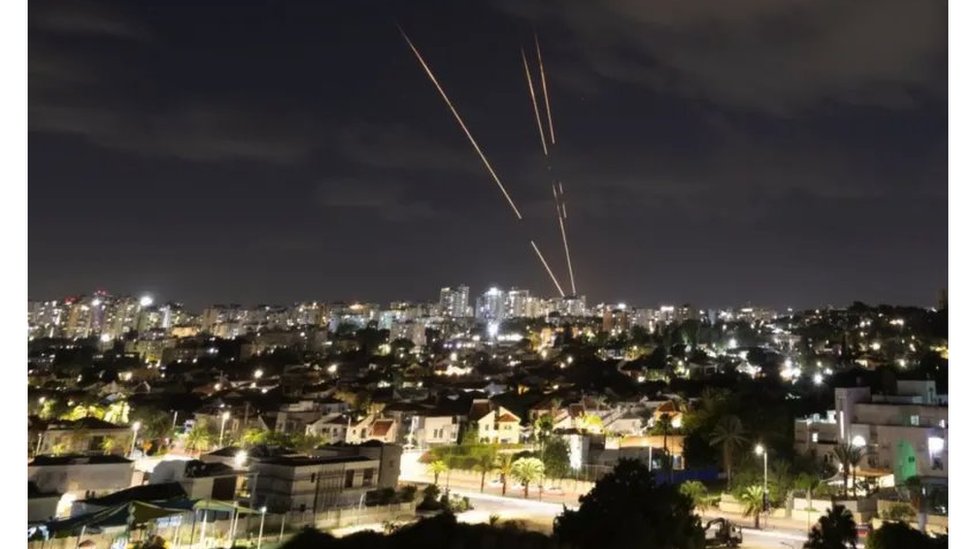 Bliski istok: Iran raketama na Izrael, Netanjahu upozorava na posledice 6 Rakete