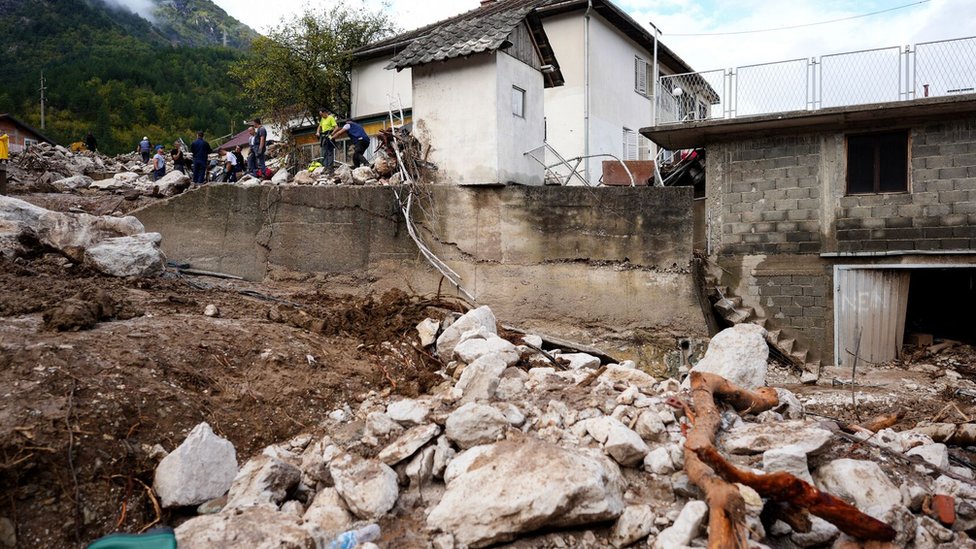 Balkan: U poplavama i klizištima u Bosni stradalo najmanje 20 ljudi, potraga za nestalima se nastavlja 4 Jablanica
