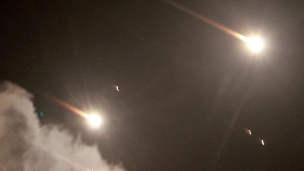 Bliski istok: Šta je američki PVO sistem Tad i zašto ga Vašington sada daje Izraelu 3 Rakete iznad Tel Aviva pošto je Iran ispalio balističke projektile 1. oktobra