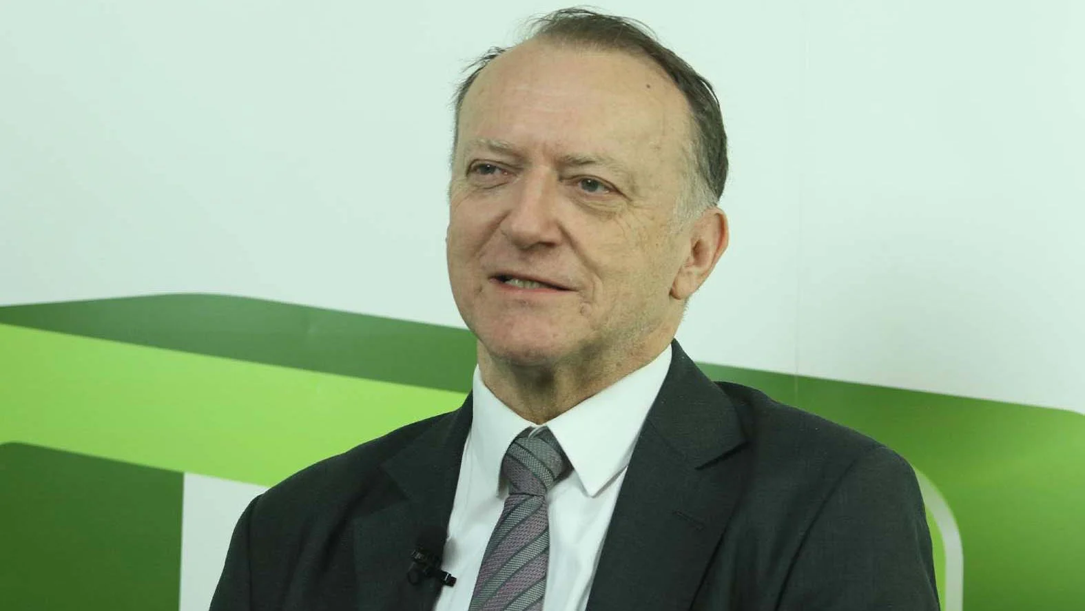 Mit fog Vučić csinálni Párizsban egy-két órán keresztül? 4