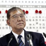 Japanski premijer Išiba isključuje mogućnost ostavke posle izbornog debakla njegove partije 5