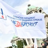 Sindikati sutra na ulicama Beograda obeležavaju 1. maj pojedinačnim skupovima, pa sa studentima na protestu ispred Vlade Srbije 2