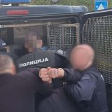 Policija uhapsila muškarca iz Valjeva koji je pucao u kragujevačkom naselju Erdeč 14