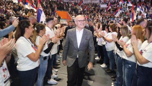 Vučić na obeležavanju 16 godina SNS: Srbija treba da ostane na evropskom putu, i da čuva svoje odnose sa Rusijom i Kinom (FOTO) 5