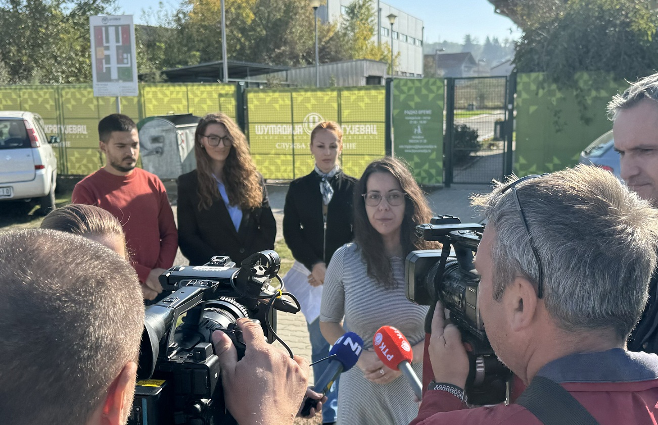 Za humaniji tretman napuštenih pasa i bolje uslove u azilu: Šumadijski blok 21 2 Za humaniji tretman napuštenih pasa i bolje uslove u azilu: Šumadijski blok 21 2