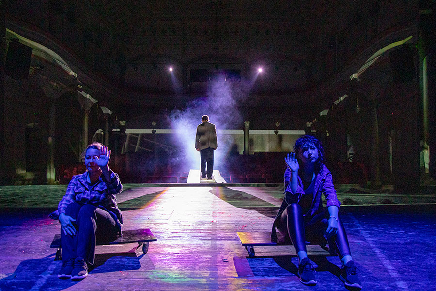 6. Pozorišni festival "Upad" - od mladih za mlade i sve one koji se tako osećaju 5 6. Pozorišni festival "Upad" - od mladih za mlade i sve one koji se tako osećaju 4