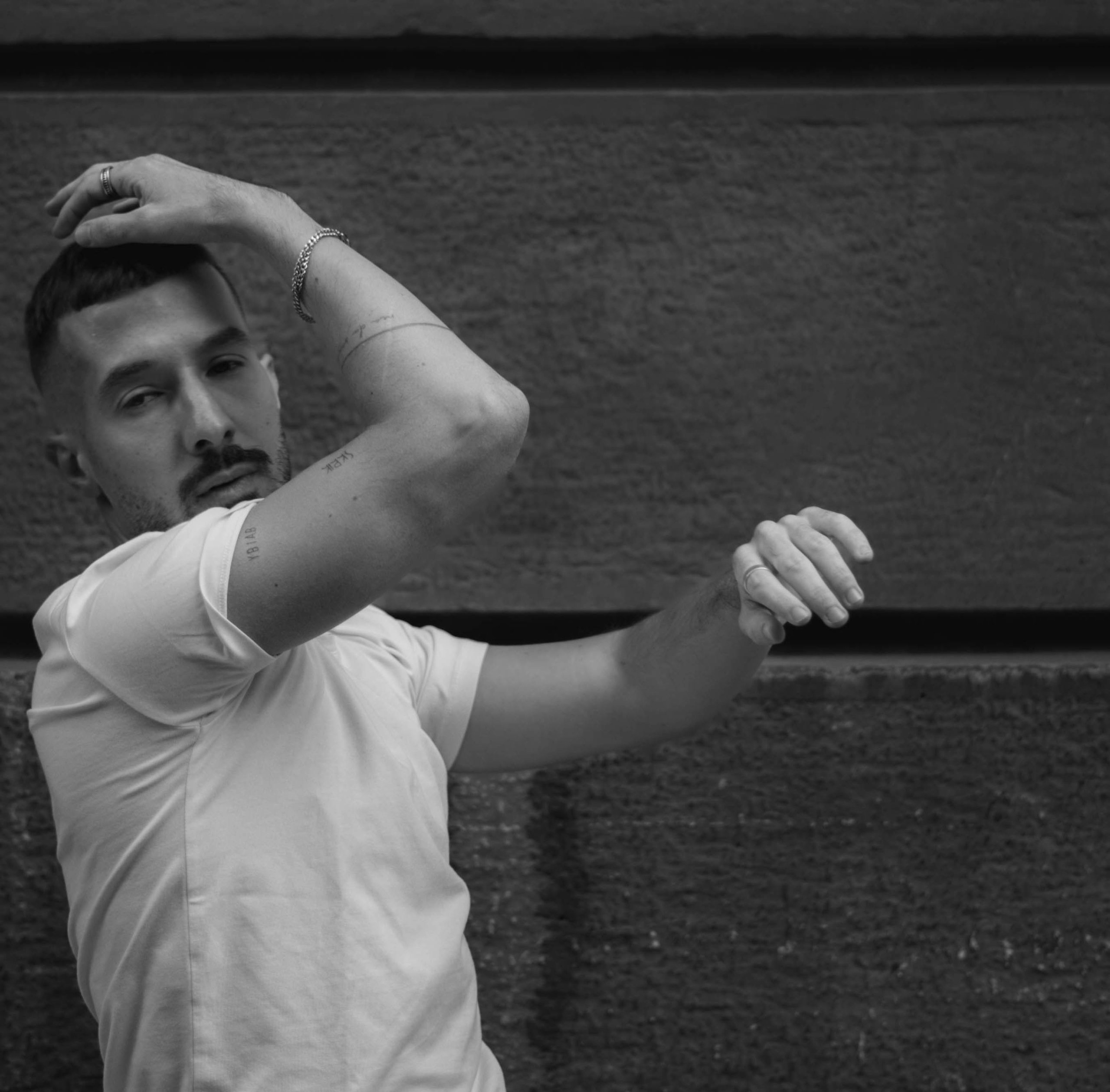 INTERVJU Andrijano Bolonjino, koreograf: Blizak mi je nemir koji prožima dela Fernanda Pesoe 2 INTERVJU Andrijano Bolonjino, koreograf: Blizak mi je nemir koji prožima dela Fernanda Pesoe 1