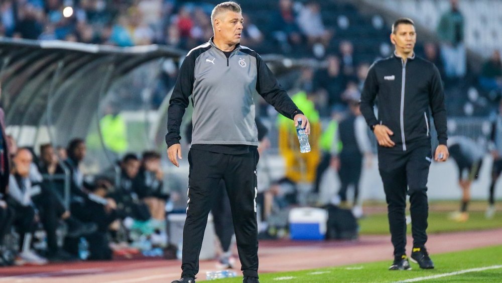 Savo Milošević: "Mislim da nije više alarmantna situacija, Partizan je stabilno drugi u ligi" 2 Savo Milošević: "Mislim da nije više alarmantna situacija, Partizan je stabilno drugi u ligi" 1