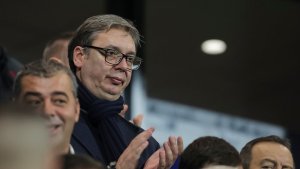 Predsednik Srbije Aleksandar Vučić kritikovao je “blokadere” iz Niša da su ometali fudbalske reprezentativce Srbije u pripremi meča sa Albanijom.