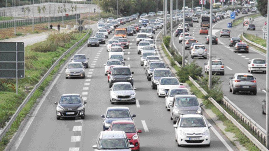 Semafori na autokomandi napravili gužvu 1