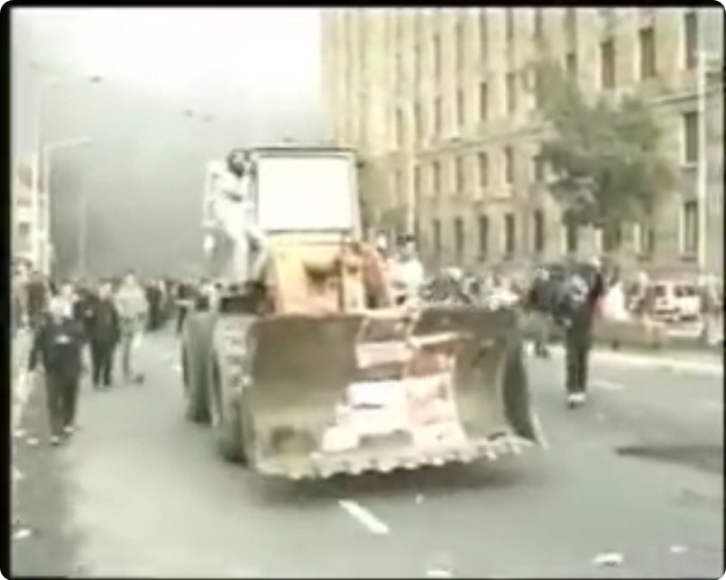 "Srbija konačno slobodna": Kako je izgledao taj 5. oktobar 2000. godine? 4 "Srbija konačno slobodna": Kako je izgledao taj 5. oktobar 2000. godine? 4