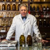 Mala fabrika mirisa u srcu Beograda, u kojoj se neguje ljubaznost, privlači televizije iz čitavog sveta 10